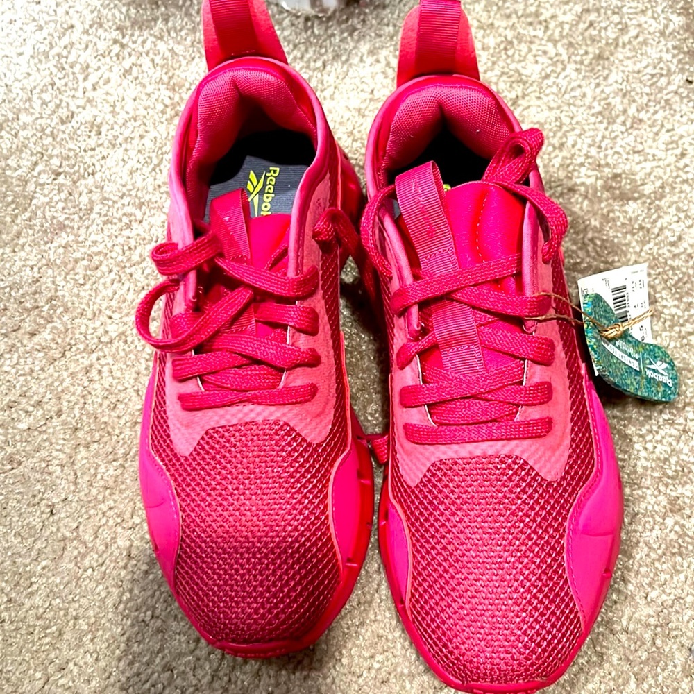 Reebok sneakers never worn